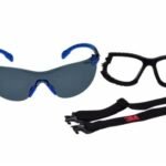 Lentes de Seguridad 3M™ Solus™ Serie 1000, S1102SGAF-KT, Gris, Recubrimiento Antiempaño Scotchgard™ con Patillas Azules, Banda Elástica y Marco de Espuma, 20 por Caja