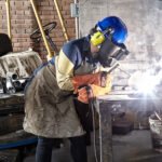 Máscara de soldar adaptable a casco - Imagen 2